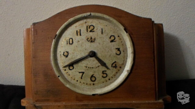 Senas laikrodis (veikiantis)