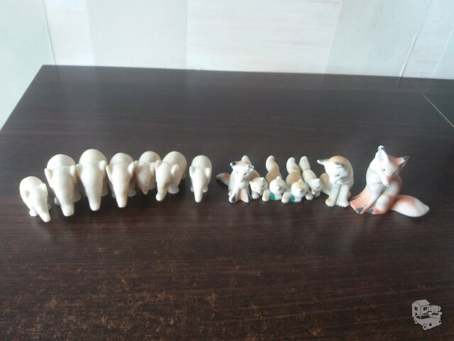 Įvairios porcelianinės skulptūrėlės