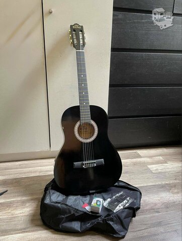Juoda gitara 3/4, komplektas