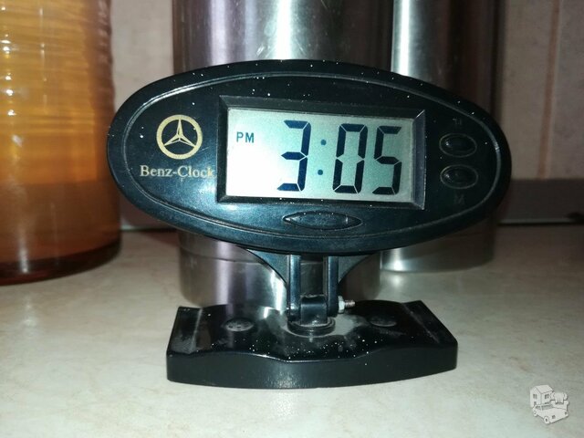 Mercedes Benz laikrodis
