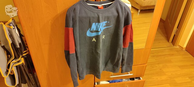 Nike džemperis XS dydžio