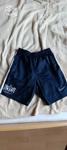 Nike šortai 12-13 metų