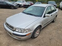 Volvo S40, 1.8 l., sedanas