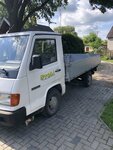 Mercedes-Benz 100, 2.4 l., kita