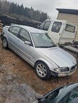BMW 320 2000 m dalys