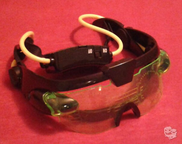 Žaisliniai akiniai su tamsoje žaliai šviečiančiomis lemputėmis