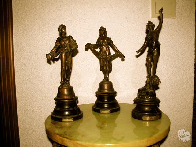 Prancūziškos antikvarinės statulėlės