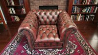 Chesterfield natūralios odos fotelis
