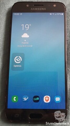 Samsung J530 2017 yra nedidelis skilimas