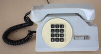 Tarybinių laikų telefonas su mygtukais
