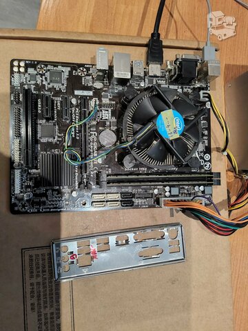 GA-B85M-HD3 (1150), Intel DH61SA (1155)