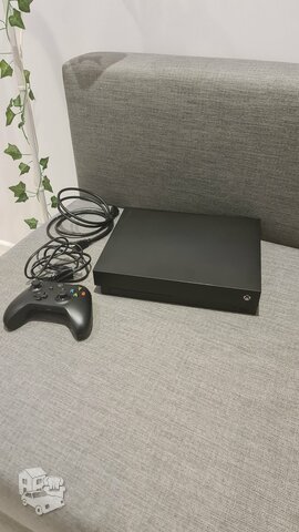 Xbox One X konsolė -220€