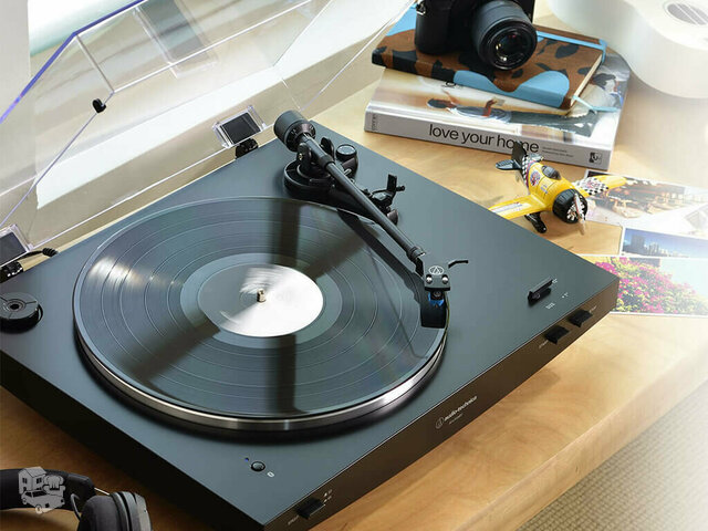 Audio-Technica AT-LP3xBT plokštelių grotuvas / patefonas