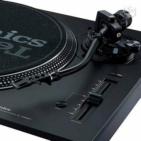 Technics SL-1210MK7 – profesionalus Direct Drive patefonas